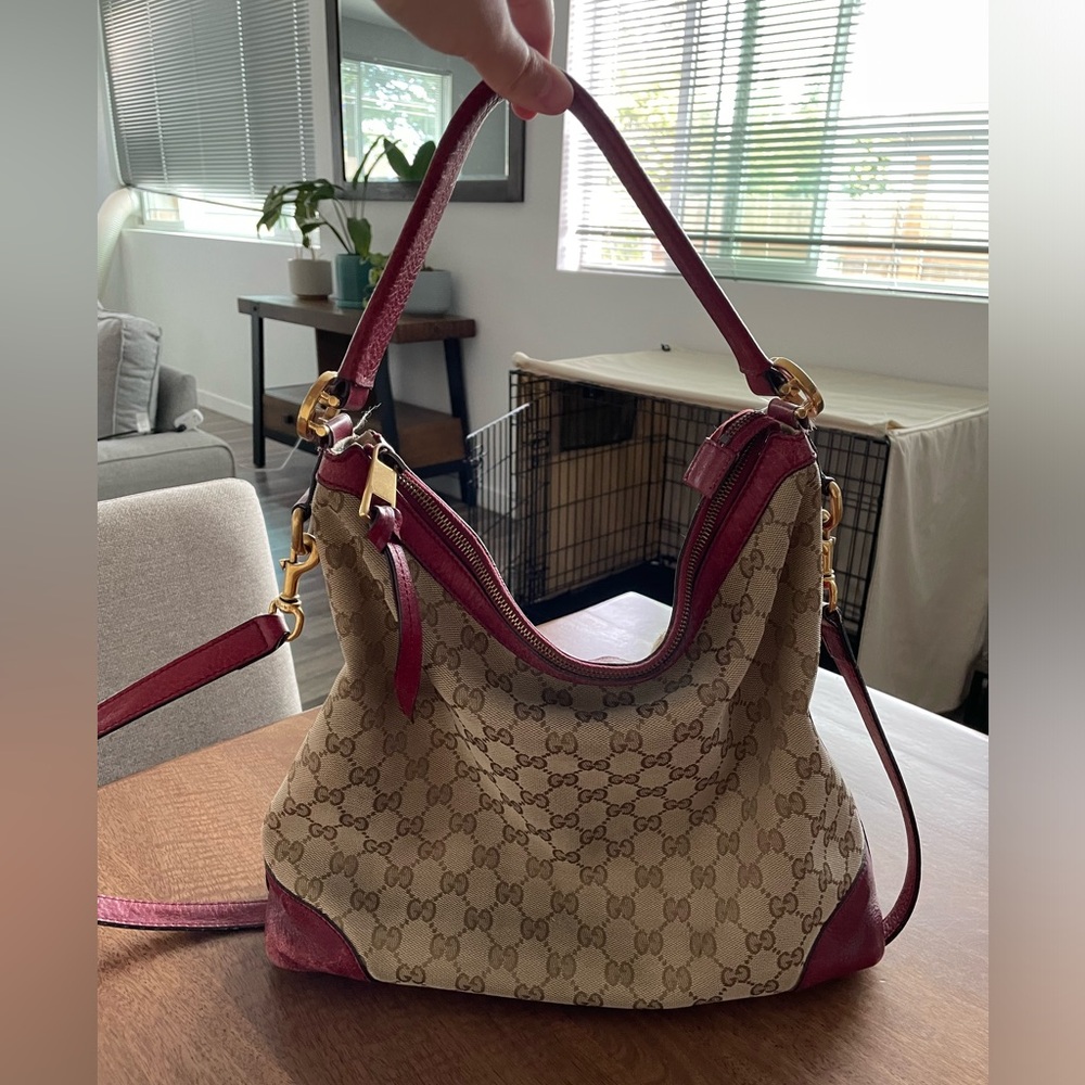 Gorgeous Red Classic Gucci Bag 👛
